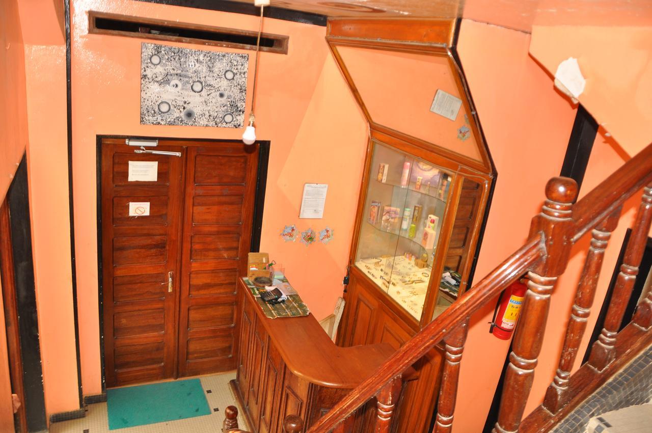 Chez Agnes Hotell Dakar Exteriör bild