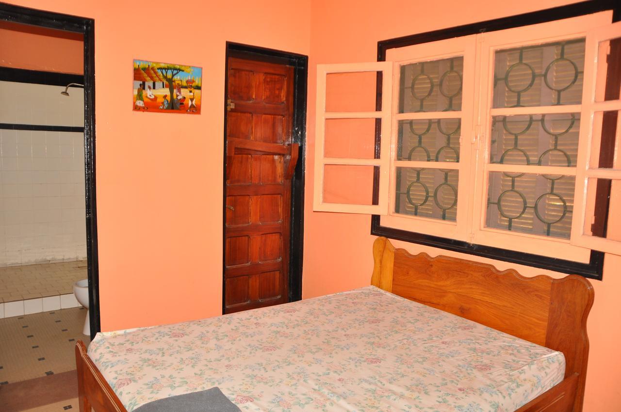 Chez Agnes Hotell Dakar Exteriör bild